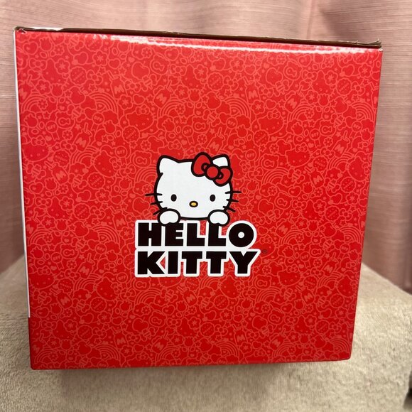 Hello Kitty Sculpted Ceramic Mug 16 Oz Christmas Holiday Design Gift Boxed NWB - Picture 8 of 9